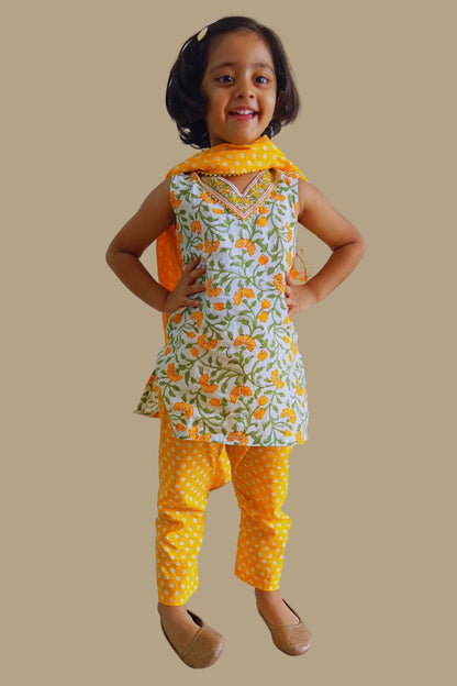 Mom and Me Twining Set, Yellow Kurta Set in Pure Cotton with Bandhani Dupattaa